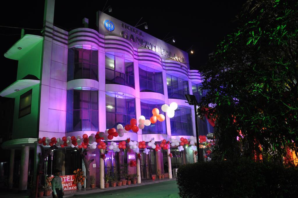 Hotel Ganpati Palace Mathura Exterior foto